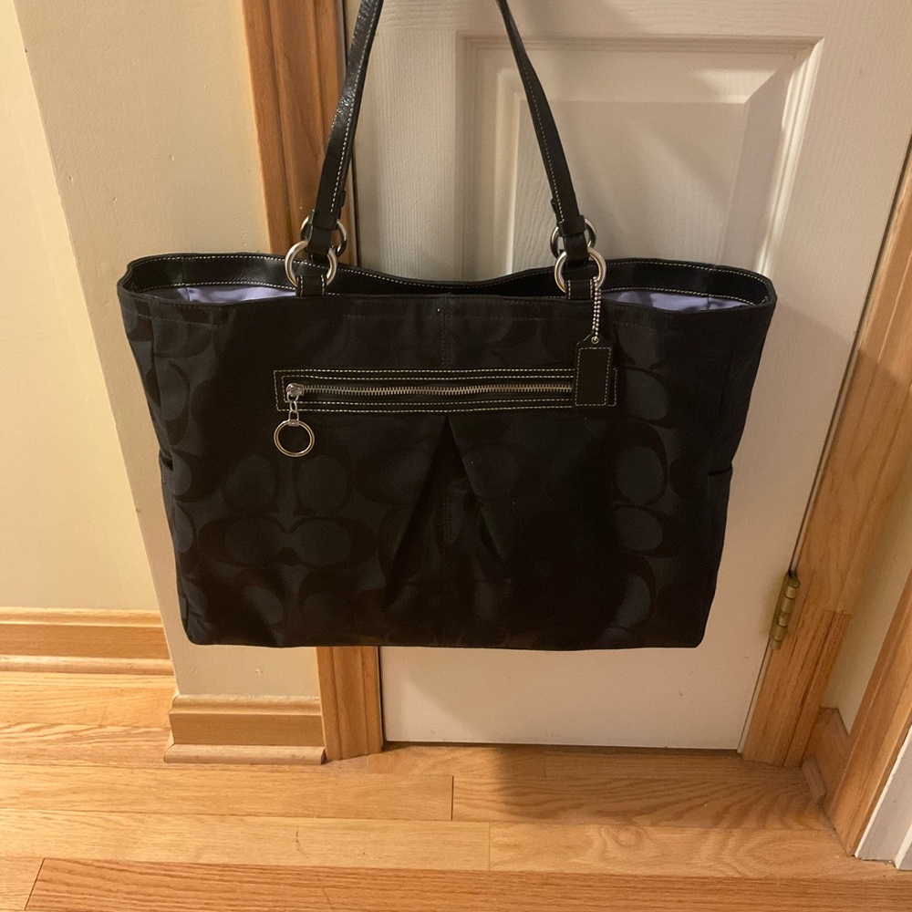 EUC!! COACH Tote/Handbag With Dustbag! - Picture 3 of 15